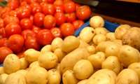سیر صعودی قیمت گوجه و سیب زمینی در اصفهان
