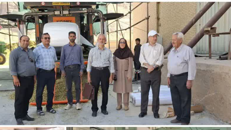 بازدید از دستگاه سیلاژ بگر و بوجاری بذر در شهرستان شهرضا